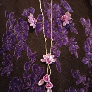 Chic Lavender And Silver Floral Necklace Set